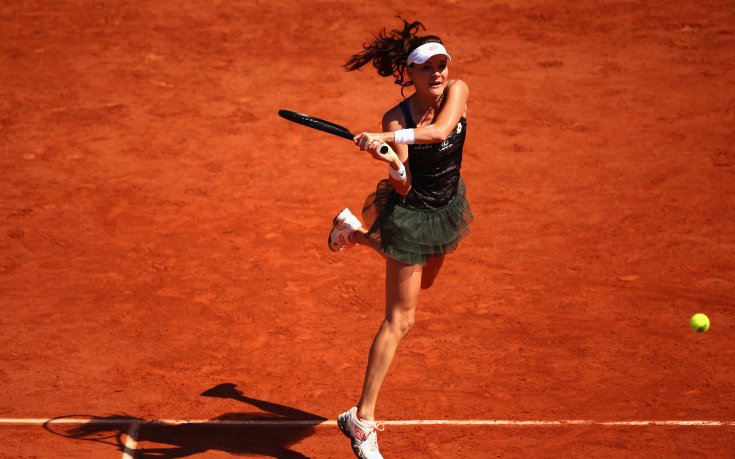 Радванска се класира напред след труден успех над белгийка