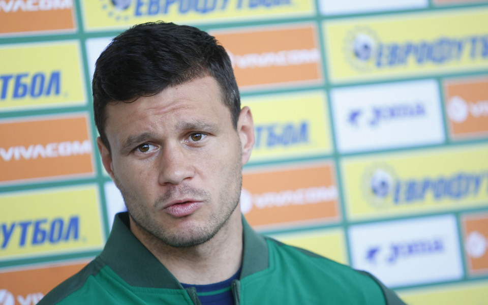 Българският защитник Васил Божиков игра 90 минути при равенството –