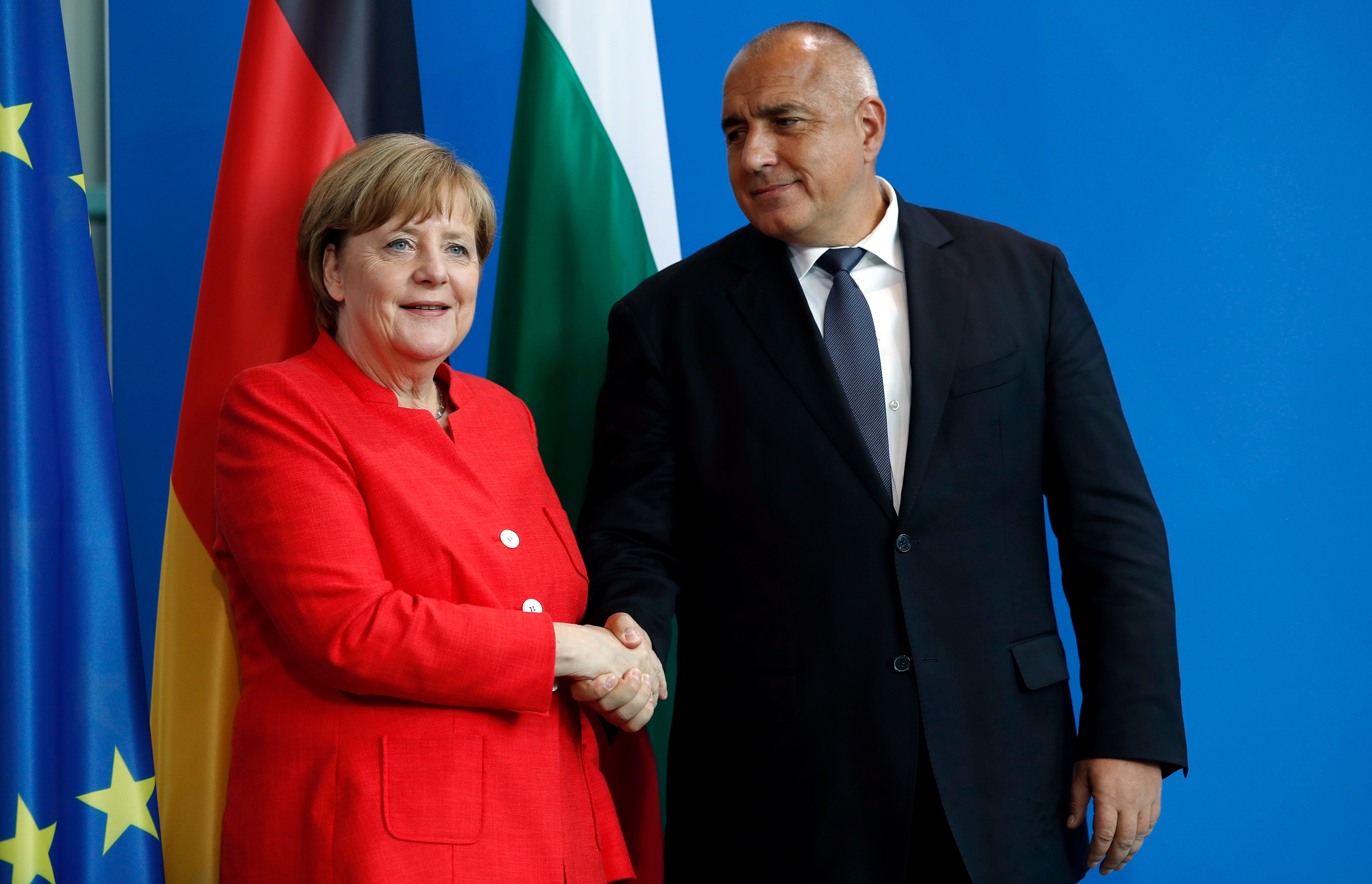 Българският премиер Бойко Борисов и германският канцлер Ангела Меркел се срещнаха в Берлин и обсъдиха редица важни въпроси, сред които миграцията и предстоящото председателство на Съвета на ЕС, което се поема от страната ни от 2018 г.