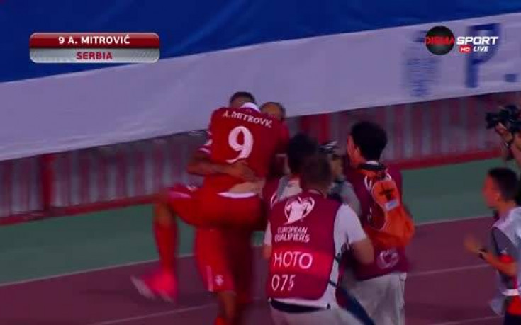 Сърбия изравни на Уелс, феновете избухнаха