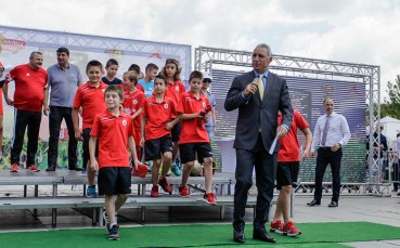 Камата представи: Как да печелим във футбола - 88 съвета от номер 8