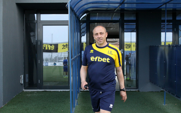 Алжирец на проби във Верея