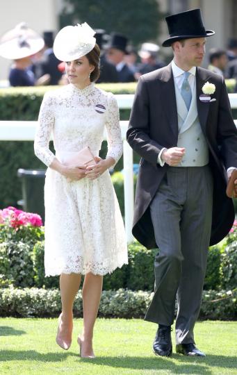 Очарователният юнски тоалет на Кейт Мидълтън - снимка 60