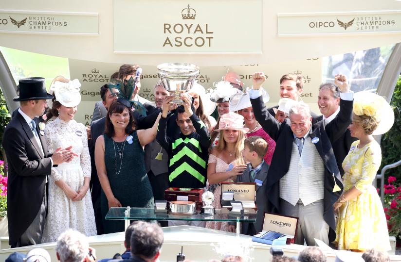 Очарователният юнски тоалет на Кейт Мидълтън - снимка 30