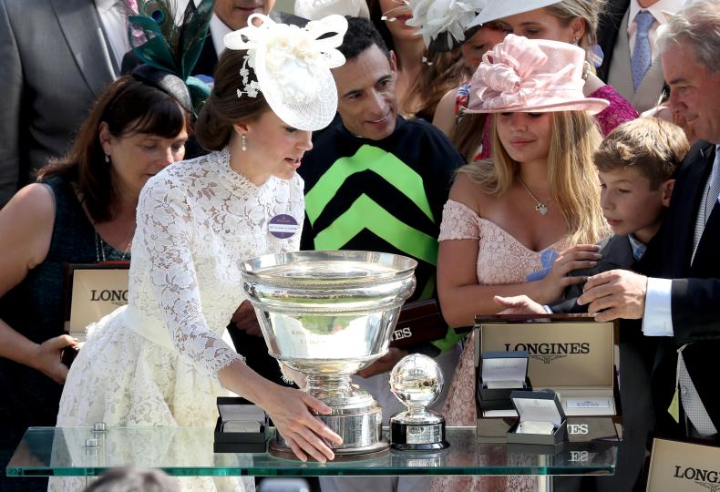 Очарователният юнски тоалет на Кейт Мидълтън - снимка 23