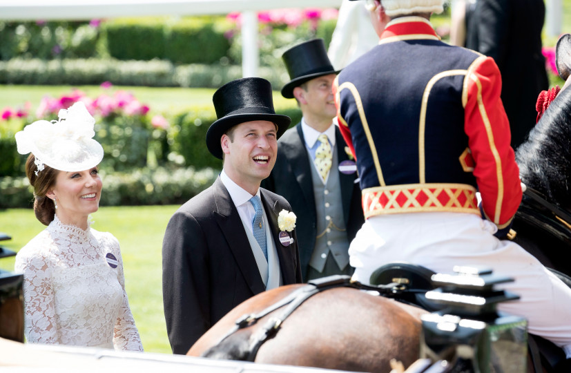 Очарователният юнски тоалет на Кейт Мидълтън - снимка 10