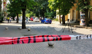 Мястото на инцидента, при който мъж сам стреля в главата си с газов пистолет