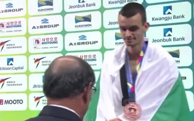 Най успешният български състезател в таекуондото Владимир Далаклиев спечели сребърен медал