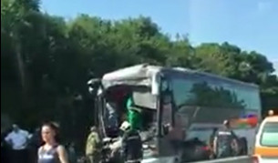 Тежка катастрофа на два автобуса затвори пътя Бургас-Созопол