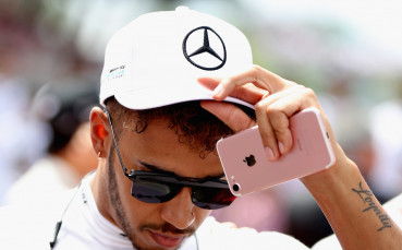 Хамилтън: Бях твърде мек спрямо Рикиардо в края