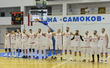 България се справи с Австрия в контрола, Везенков пак най-резултатен