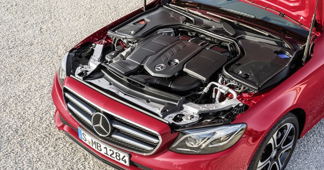 Daimler отзовава доброволно над 3 млн дизелови автомобила Mercedes Benz в