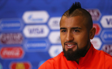 В Байерн се шегуват с Видал, замениха го с китаец