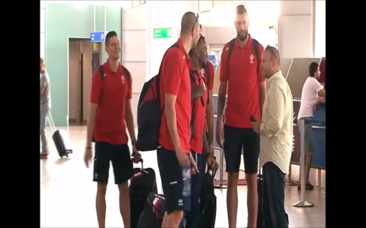 Баскетболистите заминаха за Австрия, Тити ги изпрати