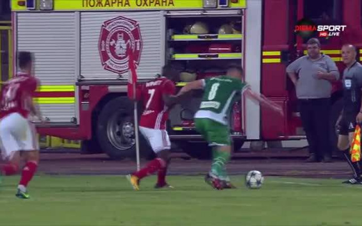 Бутане, блъскане и ритане между Саша и Меркадо