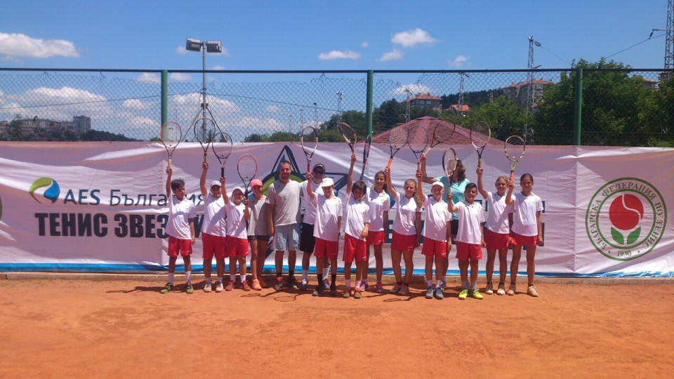 AES България Тенис Звезди1