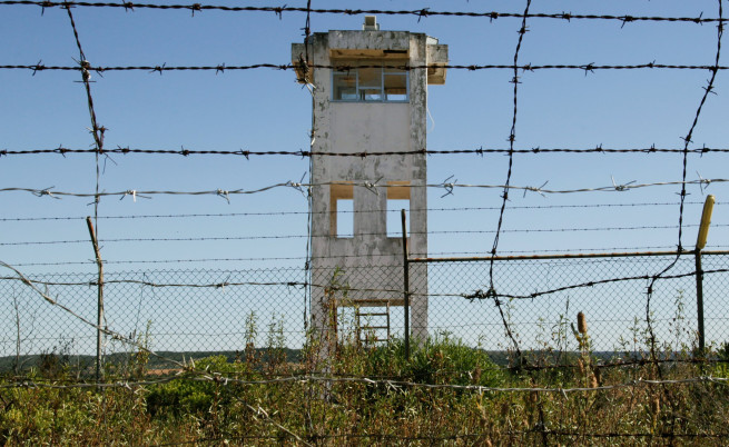  Изглед от военната база в Танкос, чийто боеприпас беше обран на 28 юни 