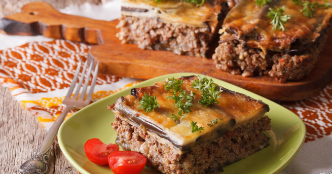 Комбинирането на булгур зеленчуци и агнешко месо под класическа българска