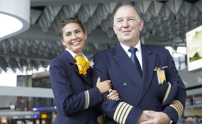 Капитанът и старшата стюардеса на полета от Богота до Франкфурт