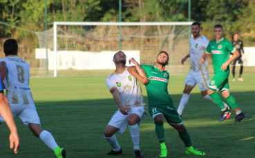 Напорист Нефтохимик падна от Оборище