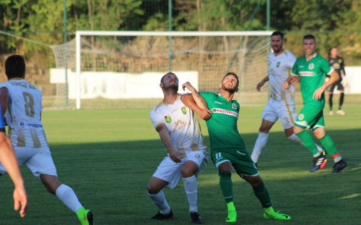 Напорист Нефтохимик падна от Оборище