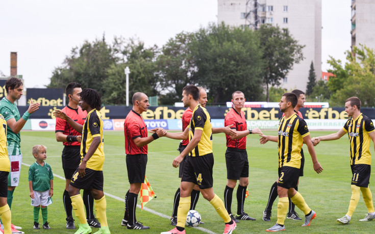 Избрани кадри от фикса между Берое и Ботев