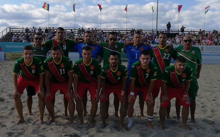 България загуби от Унгария, но за втори път е на финалите в Евролигата по плажен футбол