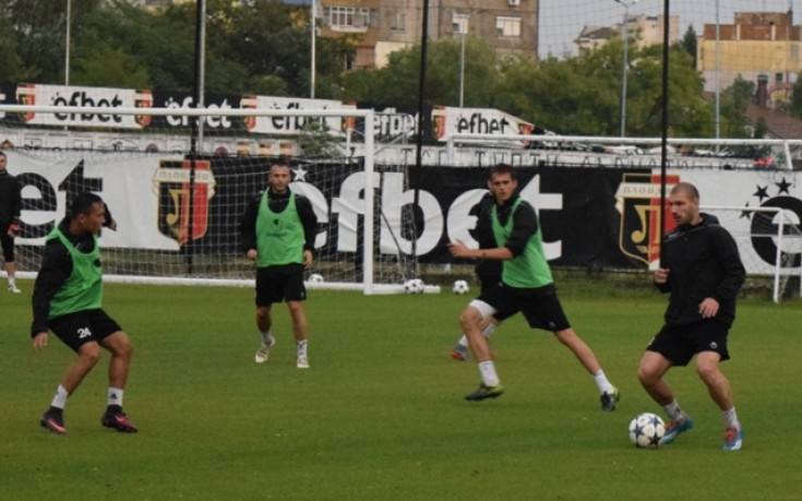 Райков и Георгиев влязоха в групата на Локо Пловдив за мача с Витоша