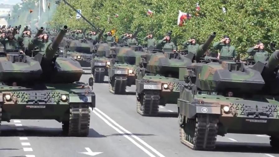 Полша показа армията, празнува победа над Русия