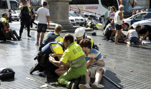 Жертвите на атентата в Барселона - 15, терористът - въоръжен и опасен