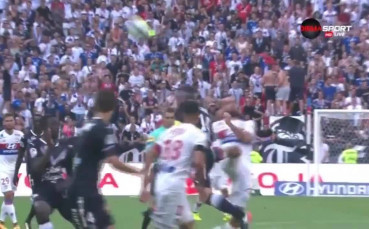 Дъжд от голове-красавци и драма за Кафу и Бордо в Лион