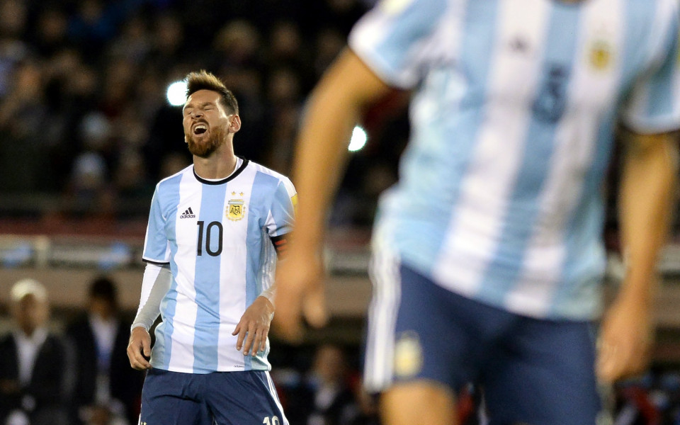 Аржентина може да изхвърчи от световното след нов провал