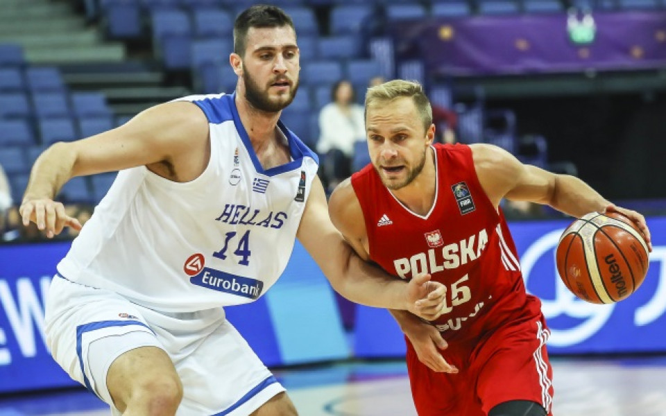Гърция се класира за 1/8-финалите на европейското по баскет