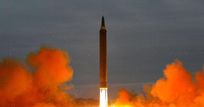 Северна Корея изстреля балистична ракета която прелетя над Япония като