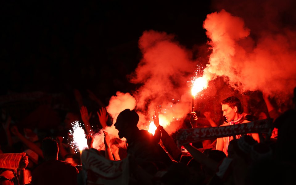 Гръцката полиция е арестувала 15 ултраси на ПАОК, пише PlovdivDerby.com.