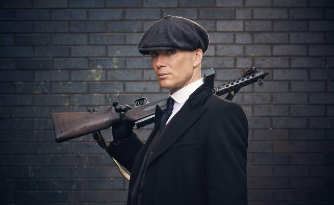  Килиан Мърфи в ролята на Томи Шелби. 