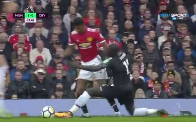 Маркъс Рашфорд причини много главоболия на футболистите на Кристъл Палас