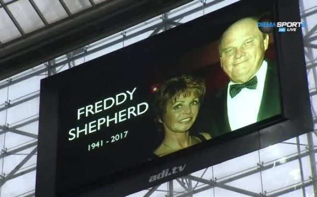 Почит към бившия собственик на Нюкасъл Фреди Шепърд, който почина