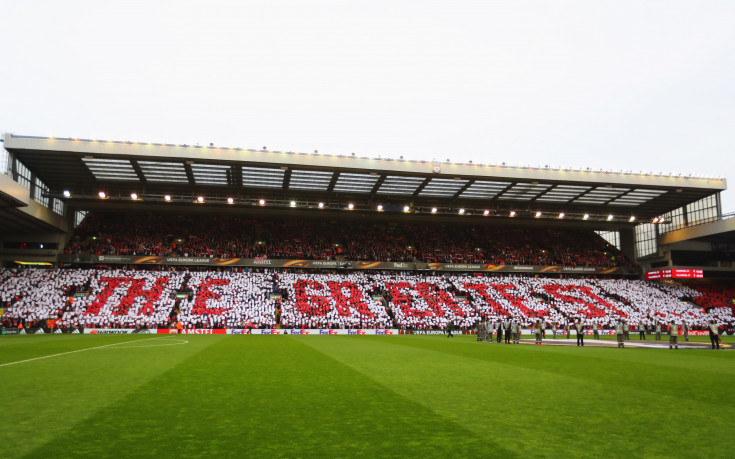 Една от трибуните на „Анфийлд“ вече има ново име
