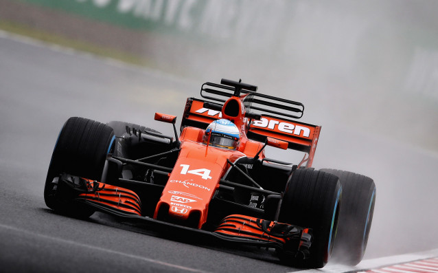 Пилотът на Макларън Хонда Фернандо Алонсо бе наказан с 35 места за стартовата