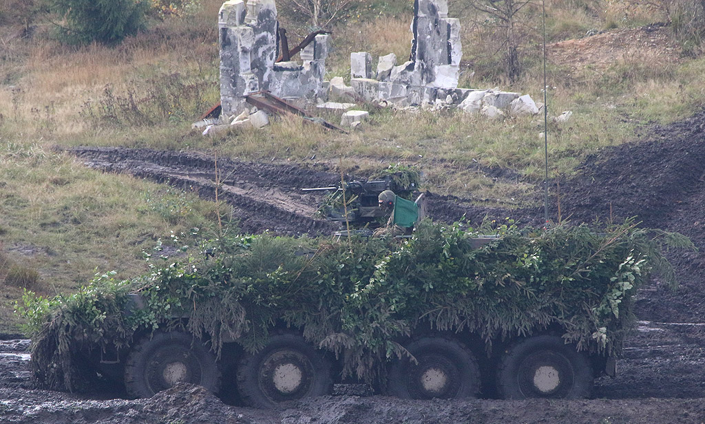 Ежегодно учение на германския Бундесвер в Берген, Северна Германия. От 5 до 13 октомври германските части на Бундесвера и звената на съюзнически сили практикуват различни сценарии по време на т. нар. "Informationslehruebung" (ILUE 2017)