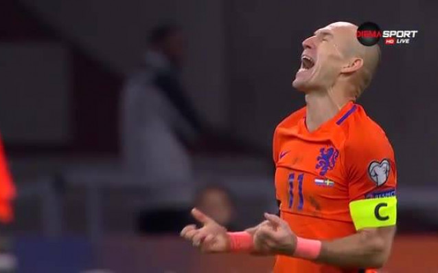 Холандия удвои своята преднина 2 0 срещу Швеция в мача