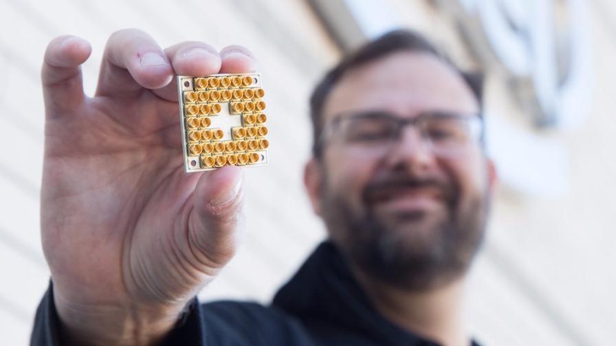 Intel създаде 17-кюбитов квантов чип