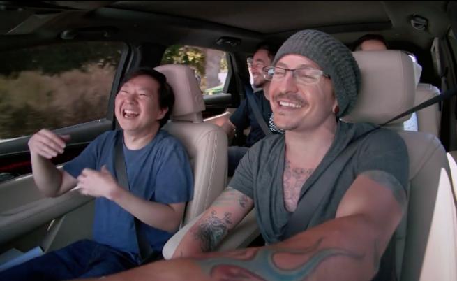  Честър Бенингтън в Carpool Karaoke. 