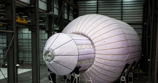 Компанията Bigelow Aerospace обяви че иска да направи надуваема космическа