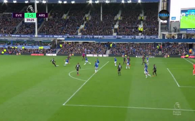 Развръзката между Евертън и Арсенал ще остане за второто полувреме