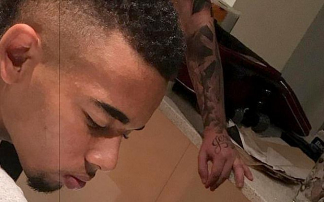 Нападателят на Манчестър Сити Габриел Жезус си направи нова татуировка