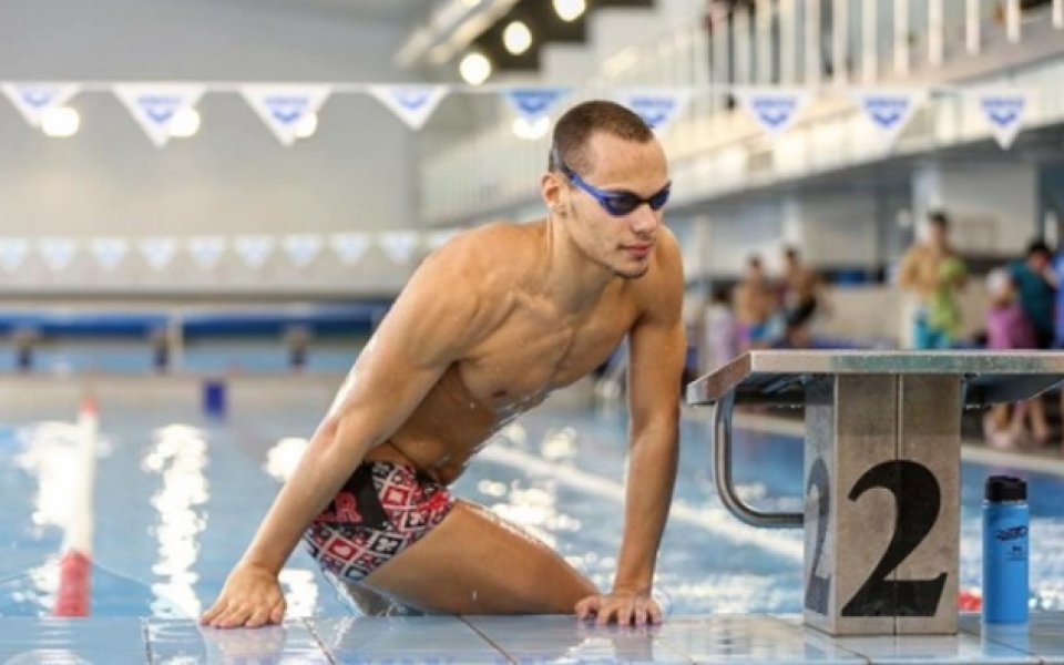 Антъни Иванов с изключителен рекорд на 100 метра бътерфлай