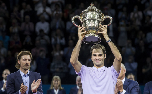 Великият Роджър Федерер триумфира за рекорден осми път на домашния си
