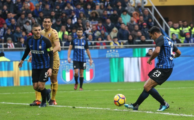 Интер завърши 1 1 срещу гостуващия Торино в среща от 12 ия